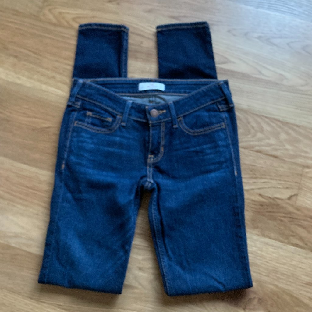 Hollister Skinny Jeans - Size 25 Waist And 33 Length